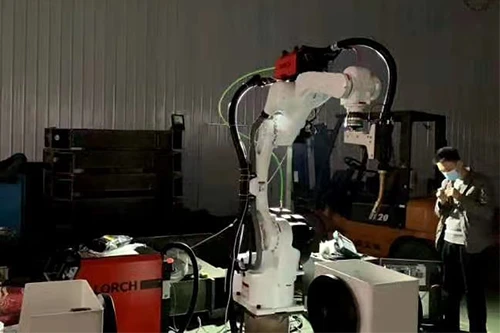 Fulzh Robot med ny sveisestrømkilde fra Tyskland